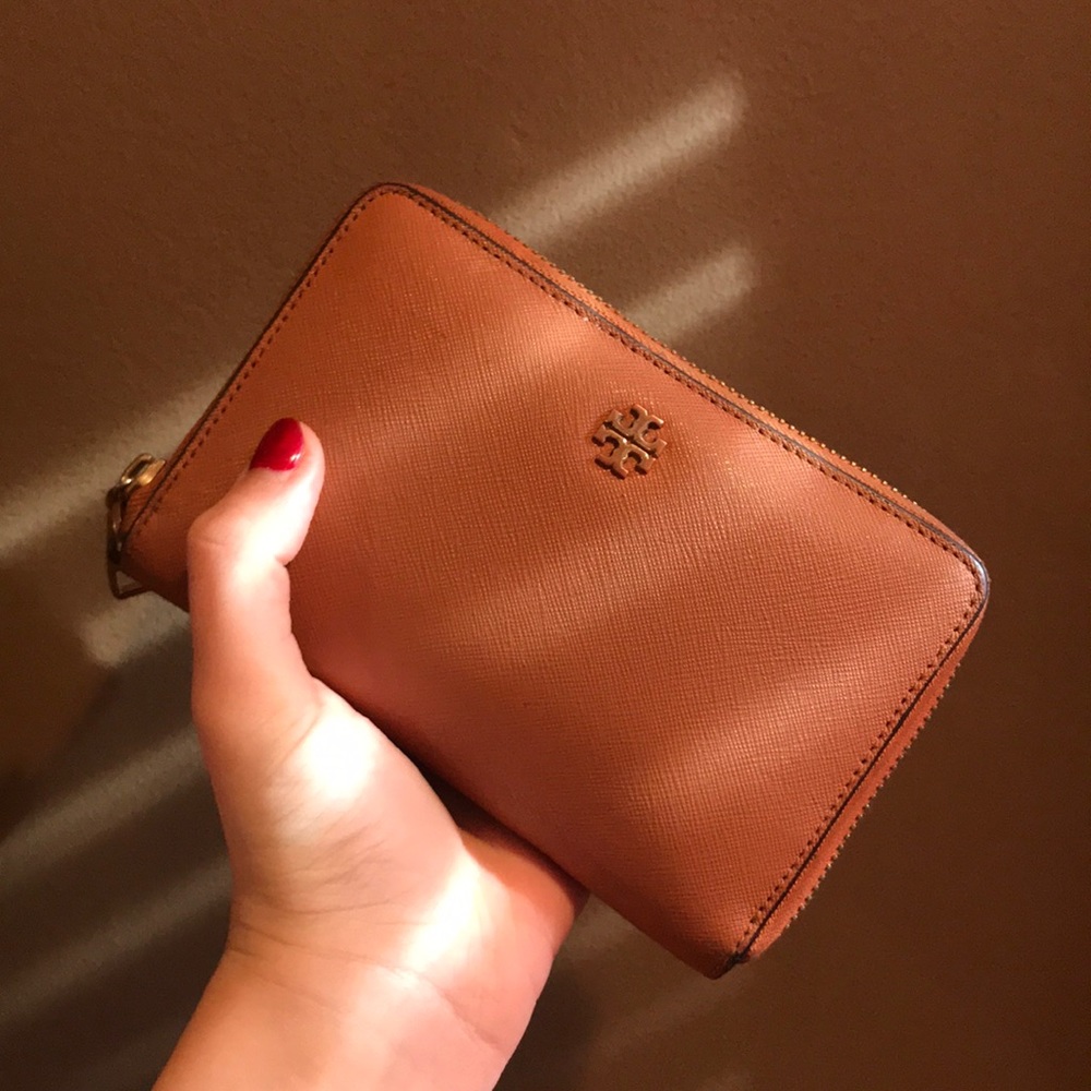 Tory Burch camel wallet